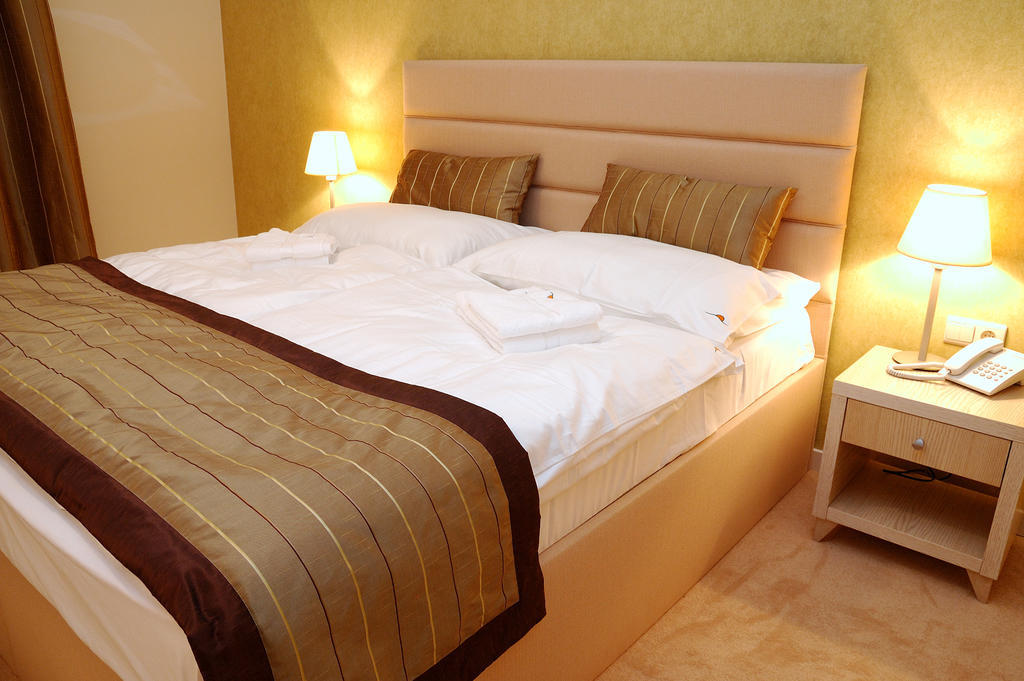 Hotel Predium Vrable Luaran gambar